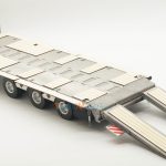 Remorque porte-engin à 3 essieux centraux accessoirisée