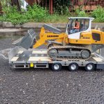 Remorque porte-engin à 3 essieux centraux accessoirisée