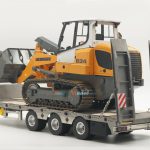 Remorque porte-engin à 3 essieux centraux accessoirisée