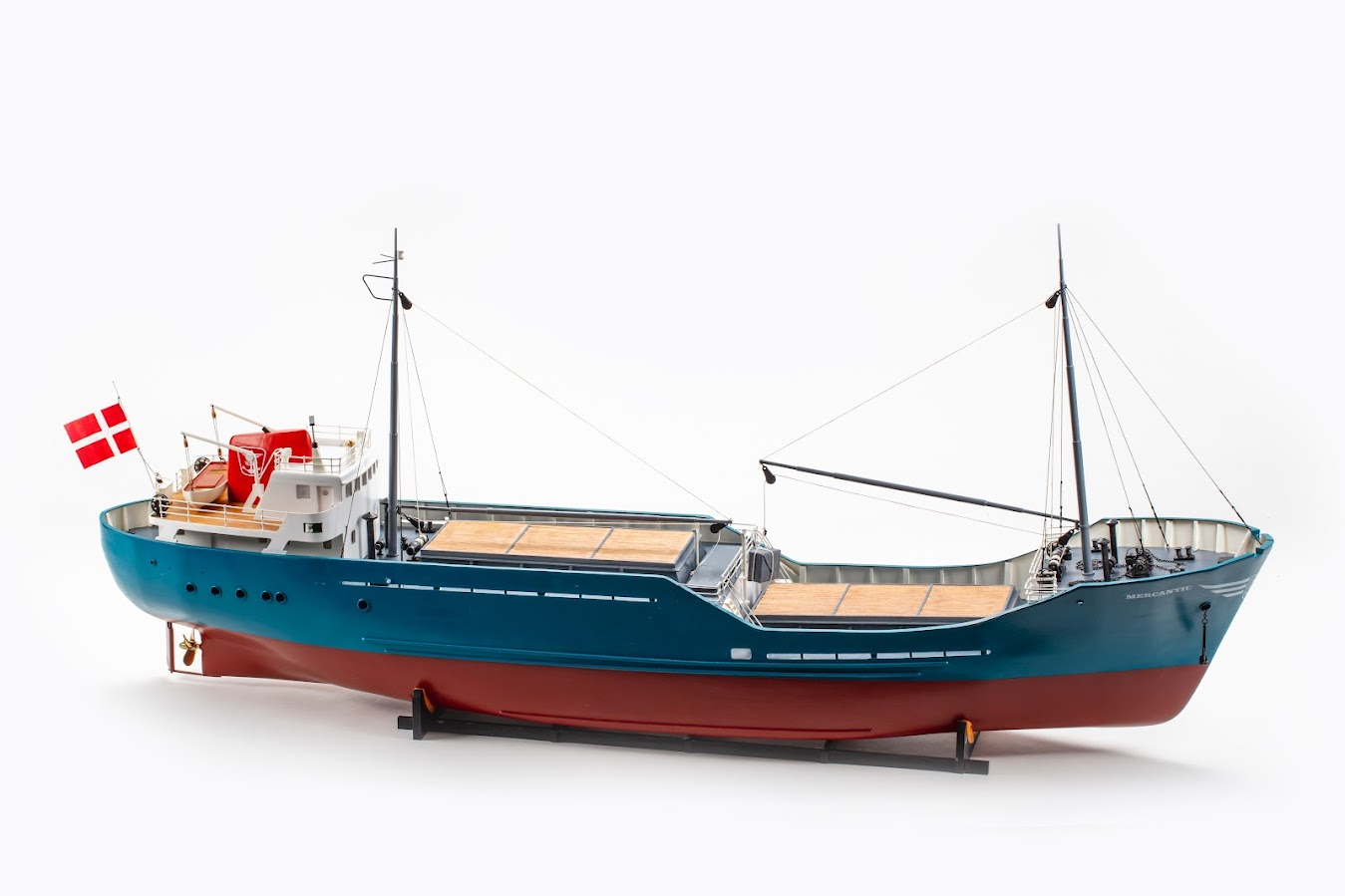 Cargo Mercantic à l&rsquo;échelle 1/50 de Billing Boats
