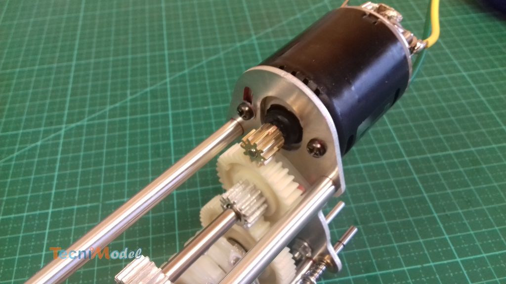 Montage de la boîte de vitesse Tamiya