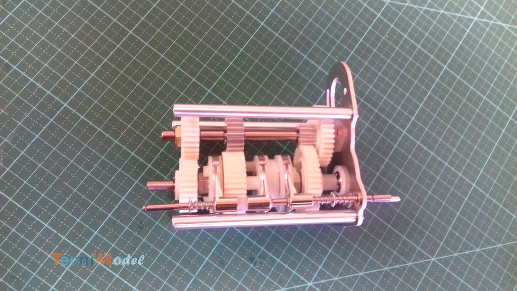 Montage de la boîte de vitesse Tamiya