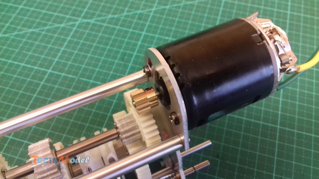 Montage de la boîte de vitesse Tamiya
