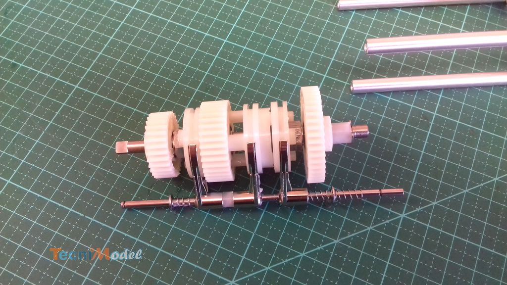 Montage de la boîte de vitesse Tamiya