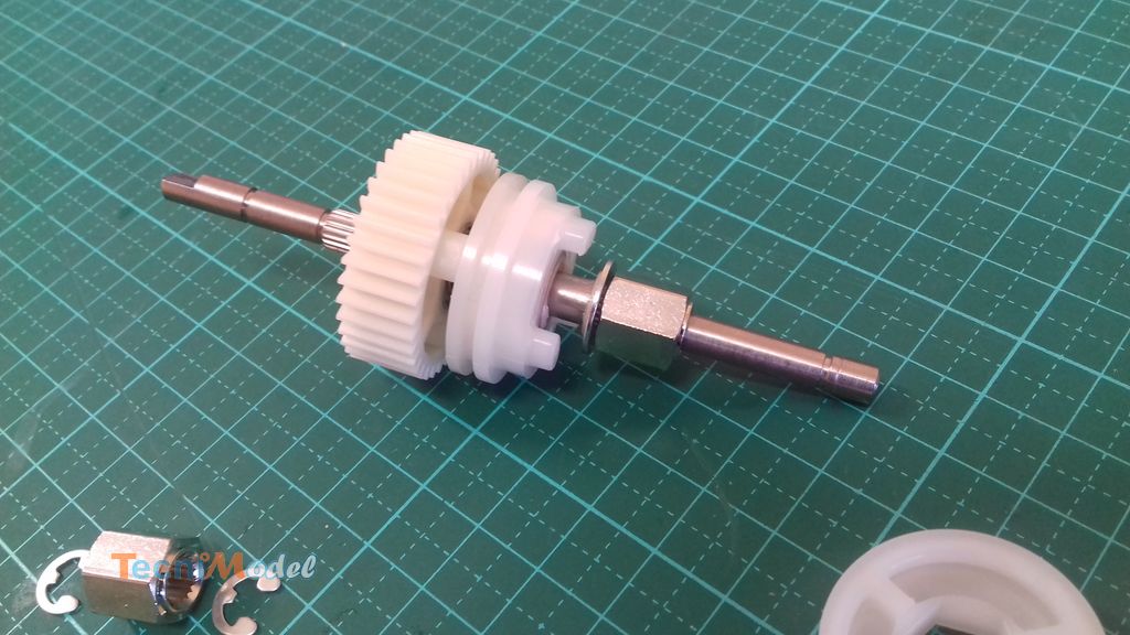 Montage de la boîte de vitesse Tamiya